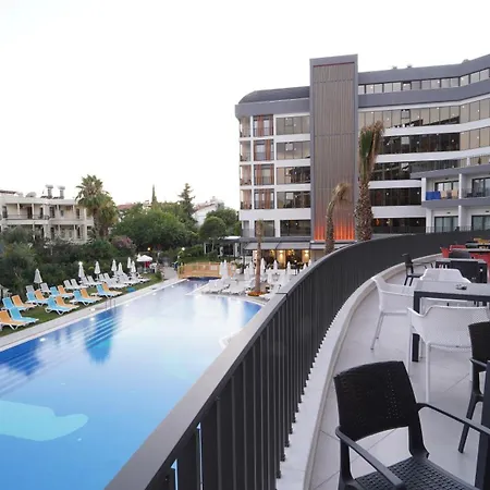 호텔 The Raga Ultra (adults Only)